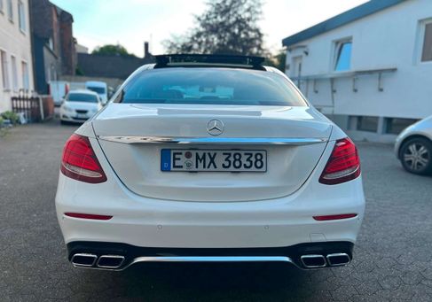 Mercedes-Benz E 300, 2018 3