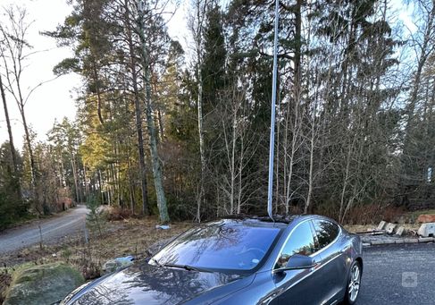 Tesla Model S, 2014