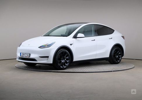 Tesla Model Y, 2021