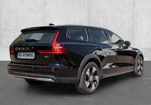 Volvo V60 Cross Country, 2023