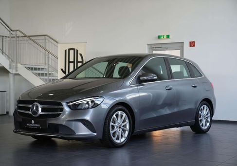 Mercedes-Benz B 180, 2019 3