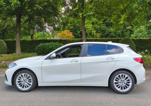 BMW 118, 2022