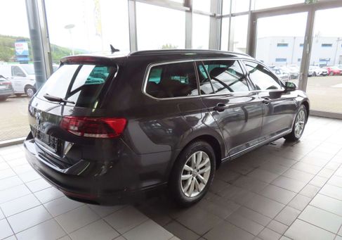 Volkswagen Passat Variant, 2023 3