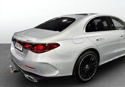 Mercedes-Benz E 400, 2026