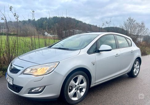 Opel Astra, 2010