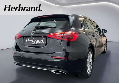 Mercedes-Benz A 180, 2020 3