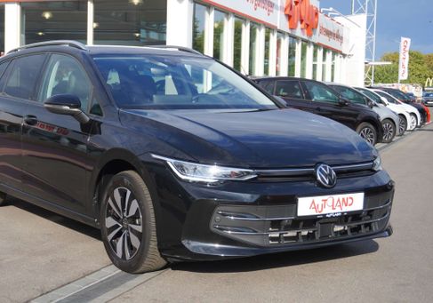 Volkswagen Golf, 2024 3