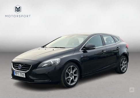 Volvo V40, 2015