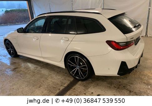 BMW 330, 2022