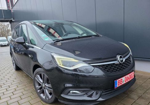 Opel Zafira, 2019