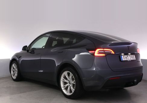 Tesla Model Y, 2022 3
