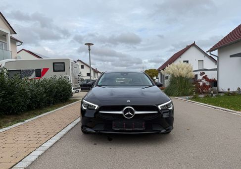 Mercedes-Benz CLA 200, 2022