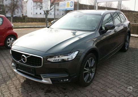 Volvo V90 Cross Country, 2017