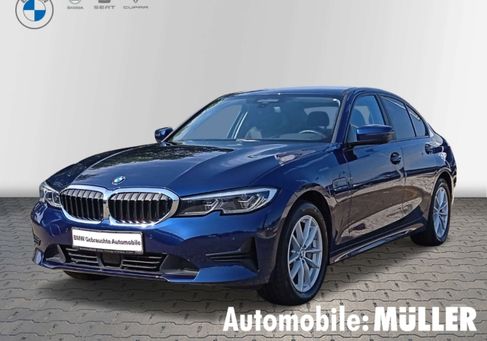 BMW 330, 2019