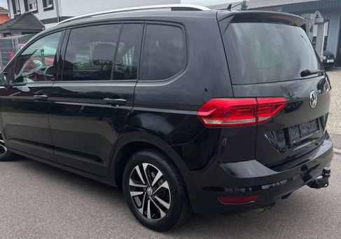 Volkswagen Touran, 2019 3