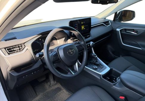 Toyota RAV 4, 2024 3