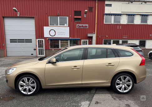 Volvo V60, 2011