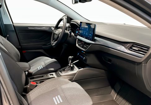 Ford Focus, 2023 3