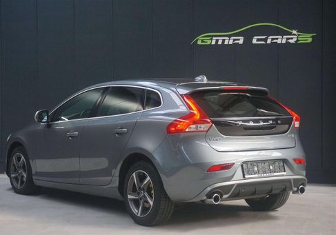 Volvo V40, 2018