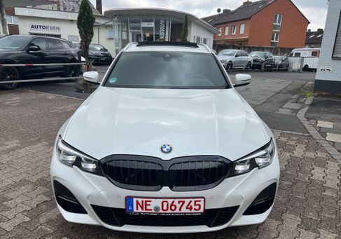 BMW 330, 2021