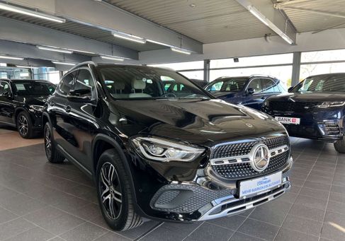 Mercedes-Benz GLA 180, 2023 3