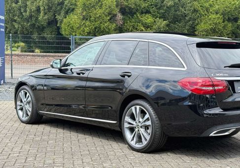 Mercedes-Benz C 300, 2021