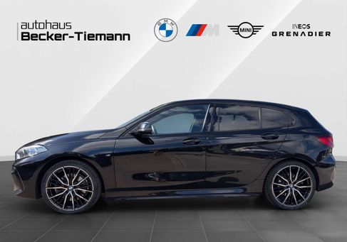 BMW 120, 2022