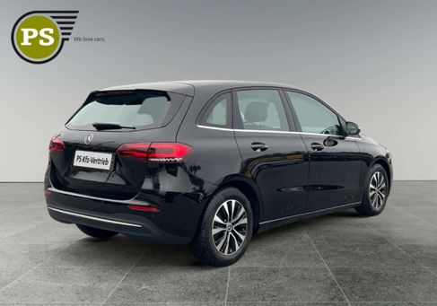 Mercedes-Benz B 200, 2022