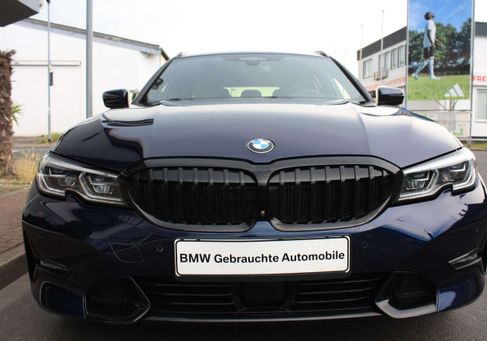 BMW 330, 2020