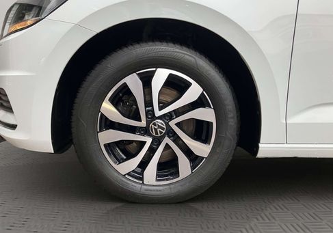 Volkswagen Touran, 2021 3
