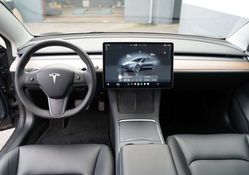 Tesla Model 3, 2022 2