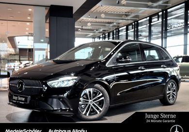 Mercedes-Benz B 180, 2023