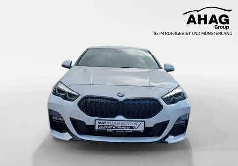 BMW 218, 2023