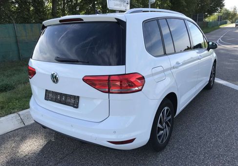 Volkswagen Touran, 2019 3