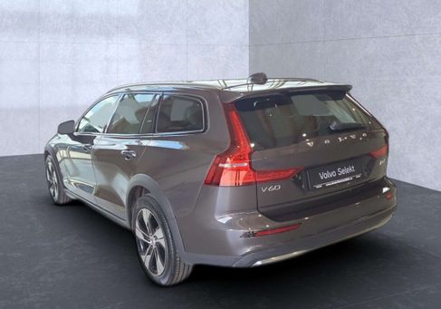 Volvo V60 Cross Country, 2023