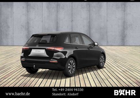 Mercedes-Benz B 180, 2025