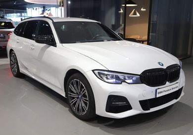 BMW 330, 2022