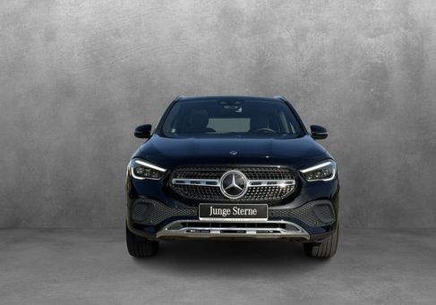 Mercedes-Benz GLA 200, 2022