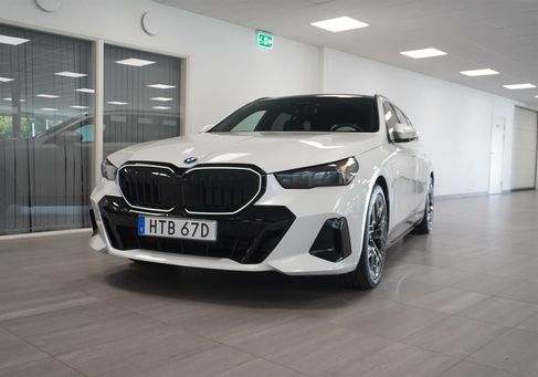 BMW 530, 2027 2