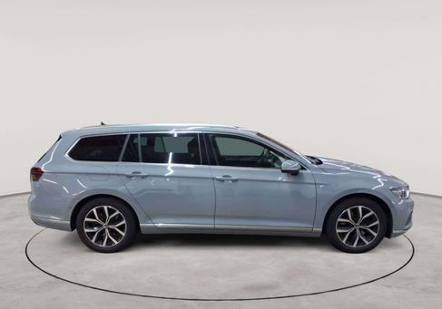 Volkswagen Passat, 2022