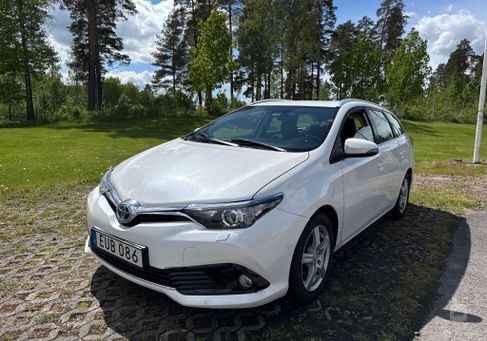 Toyota Auris Touring Sports, 2015