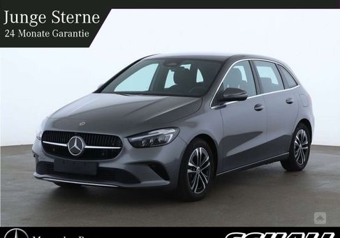 Mercedes-Benz B 180, 2023