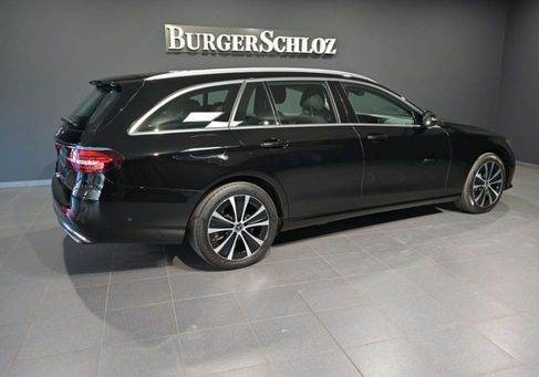 Mercedes-Benz E 300, 2023 2