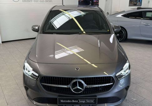 Mercedes-Benz B 200, 2024