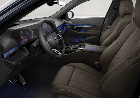 BMW 550, 2025