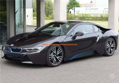 BMW i8, 2016