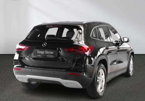 Mercedes-Benz GLA 200, 2024 3