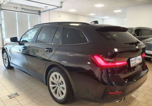 BMW 330, 2022