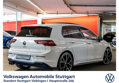Volkswagen Golf, 2024