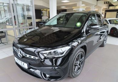 Mercedes-Benz GLA 200, 2021